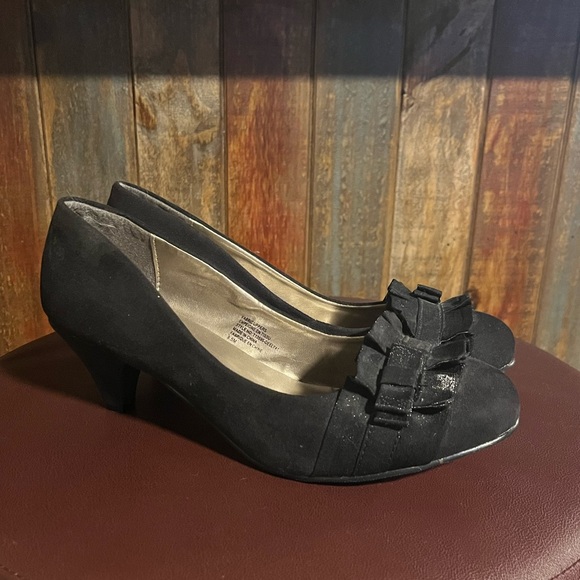 Alia black suede heels. NWOB - Picture 2 of 4
